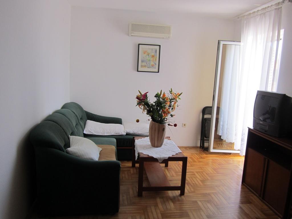 Apartments Antonia Malinska Habitación foto